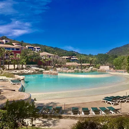 Vue Mer, Piscine, Clim * Grimaud